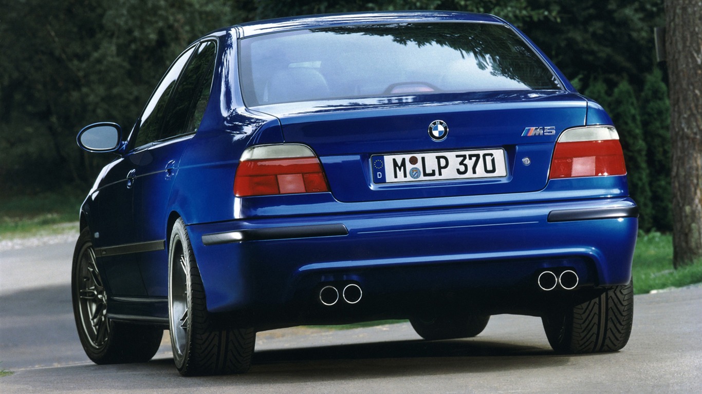 BMW M5 E39 HD wallpaper #5 - 1366x768