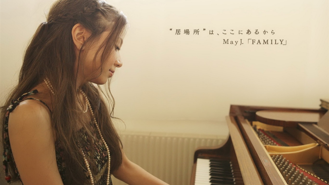 May J 美女壁紙 #3 - 1366x768