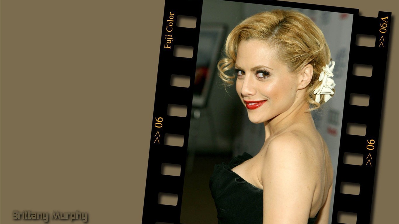 Brittany Murphy krásnou tapetu (2) #2 - 1366x768