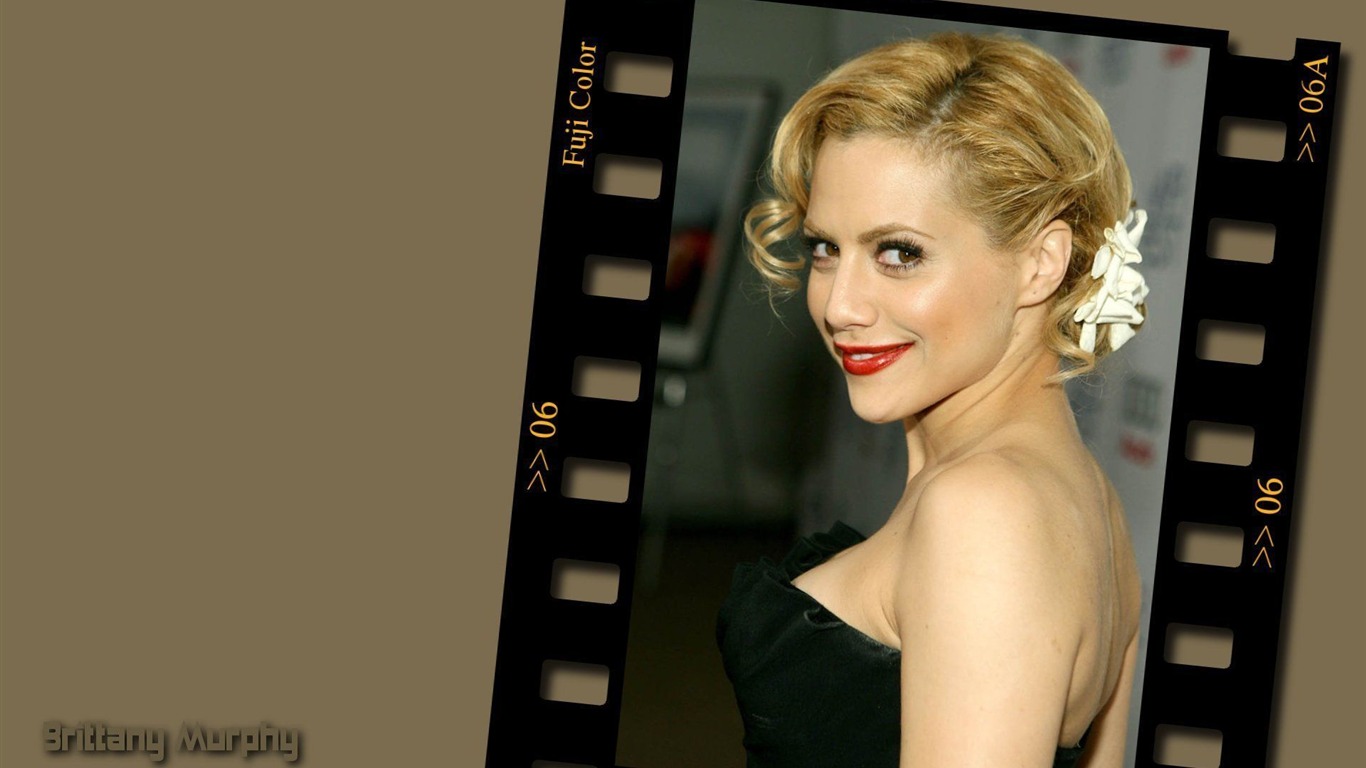 Brittany Murphy hermoso fondo de pantalla (2) #2 - 1366x768