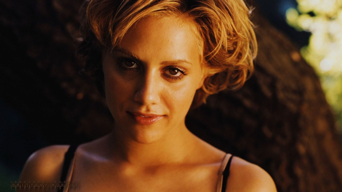 Brittany Murphy beautiful wallpaper (2) #7 - 1366x768
