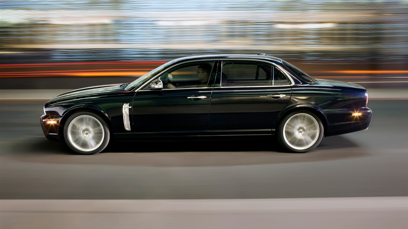 Jaguar XJ Portfolio - 2009 HD Wallpaper #5 - 1366x768