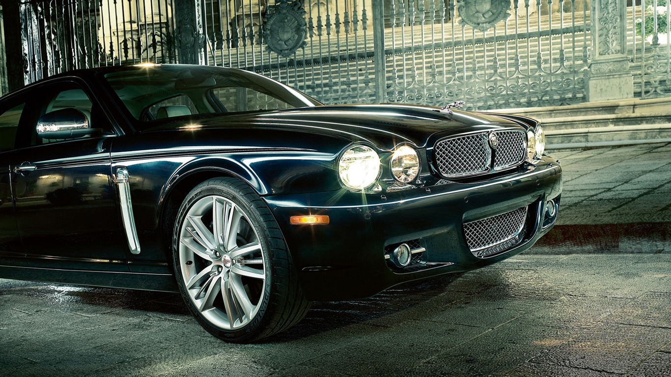 Jaguar XJ Portfolio - 2009 HD Wallpaper #7 - 1366x768