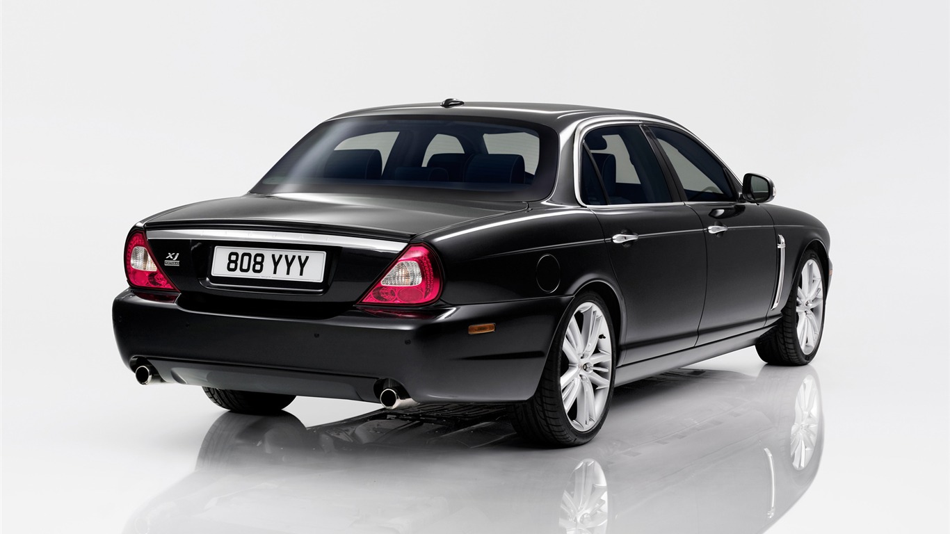 Jaguar XJ Portfolio - 2009 HD Wallpaper #11 - 1366x768