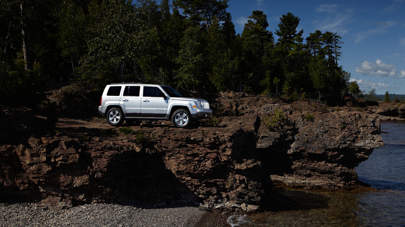 Jeep Patriot - 2011 fonds d'écran HD #9 - 1366x768