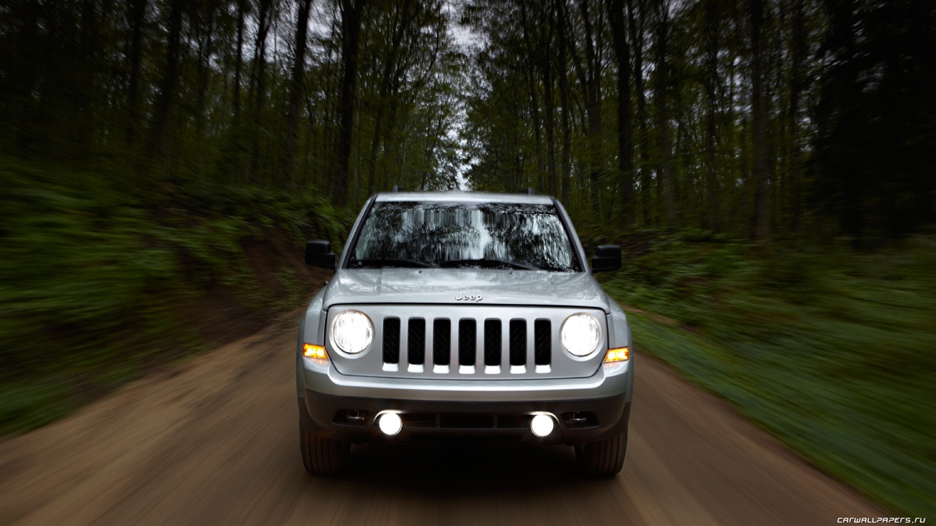 Jeep Patriot - 2011 吉普14 - 1366x768