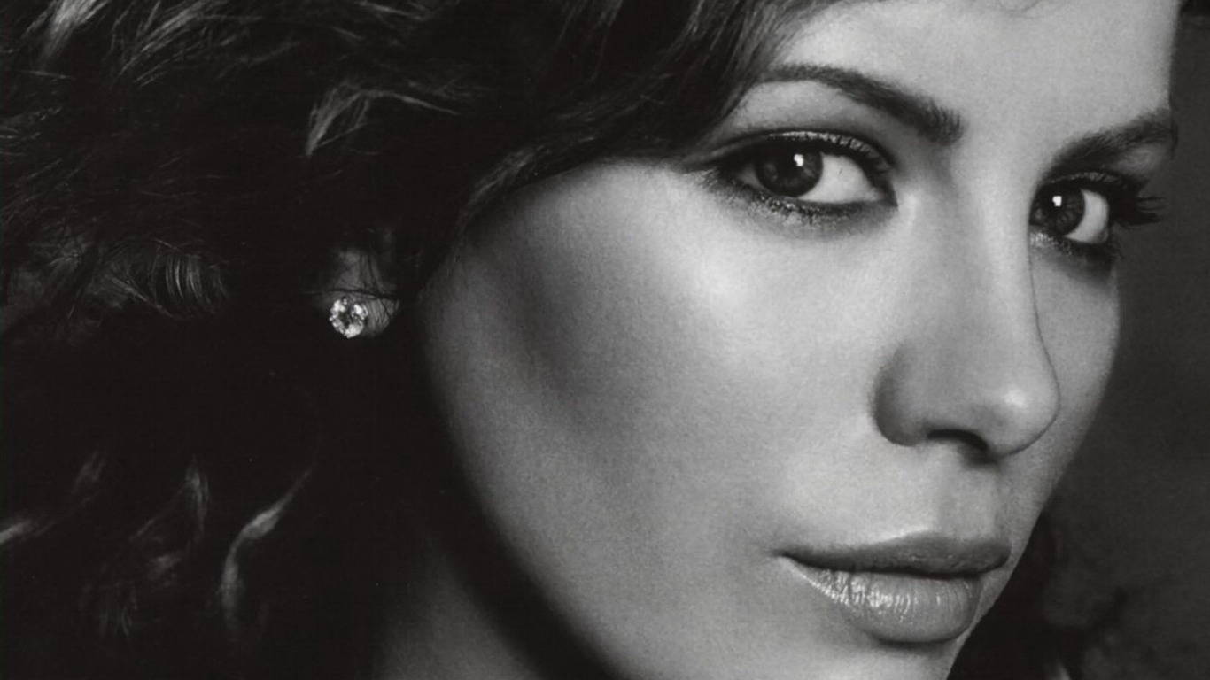 Kate Beckinsale beautiful wallpaper (2) #17 - 1366x768