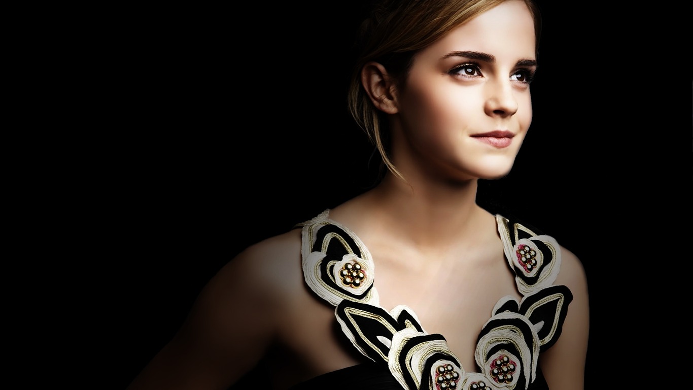 Widescreen Wallpaper Collection actress (10) #6 - 1366x768