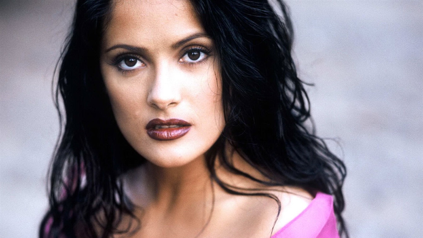 Salma Hayek beau fond d'écran (1) #10 - 1366x768