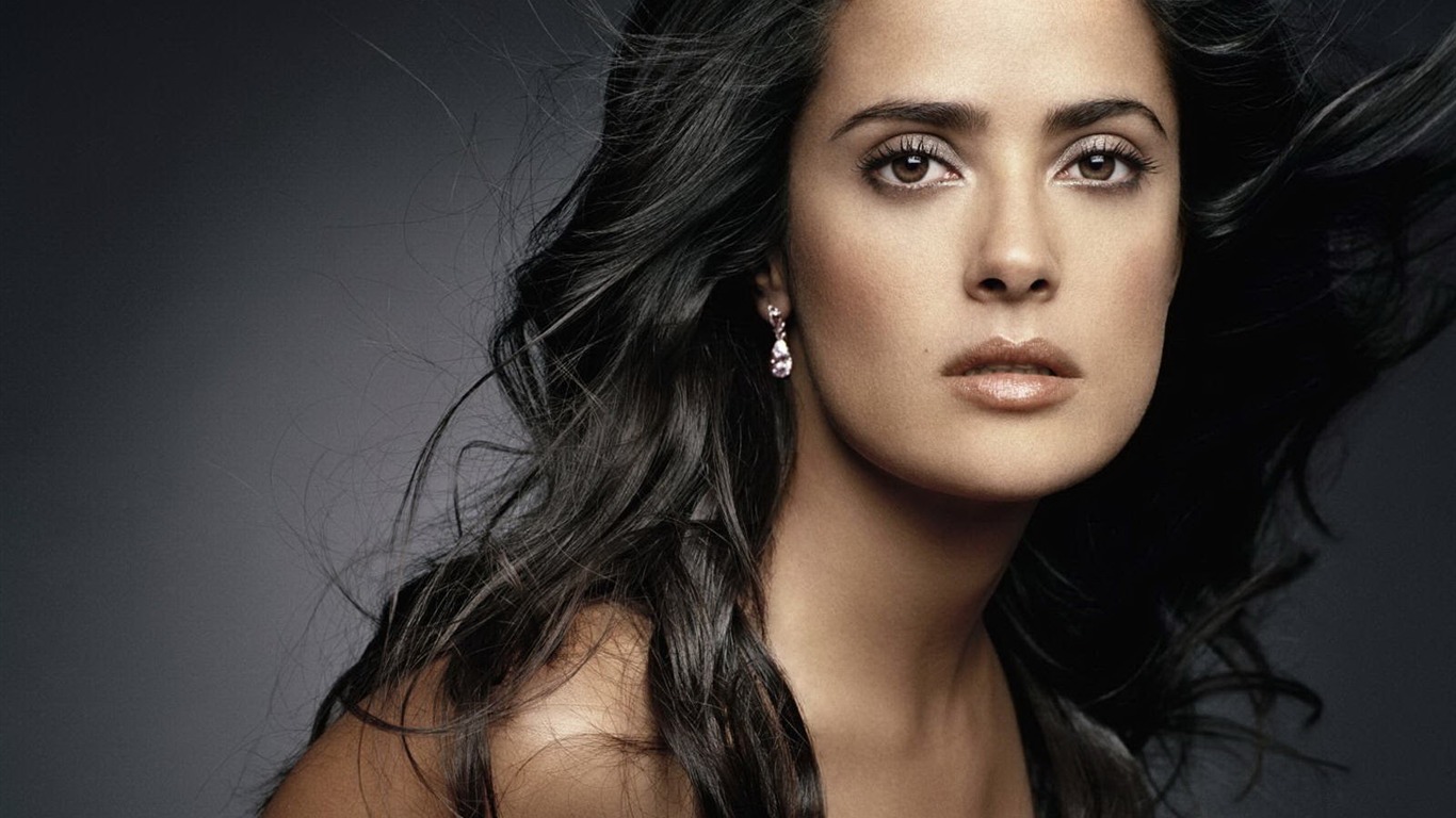 Salma Hayek beau fond d'écran (1) #16 - 1366x768