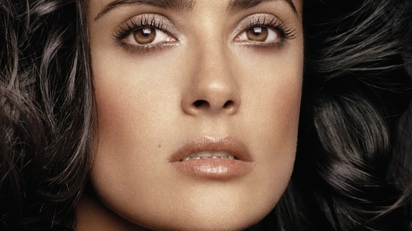 Salma Hayek beau fond d'écran (1) #18 - 1366x768