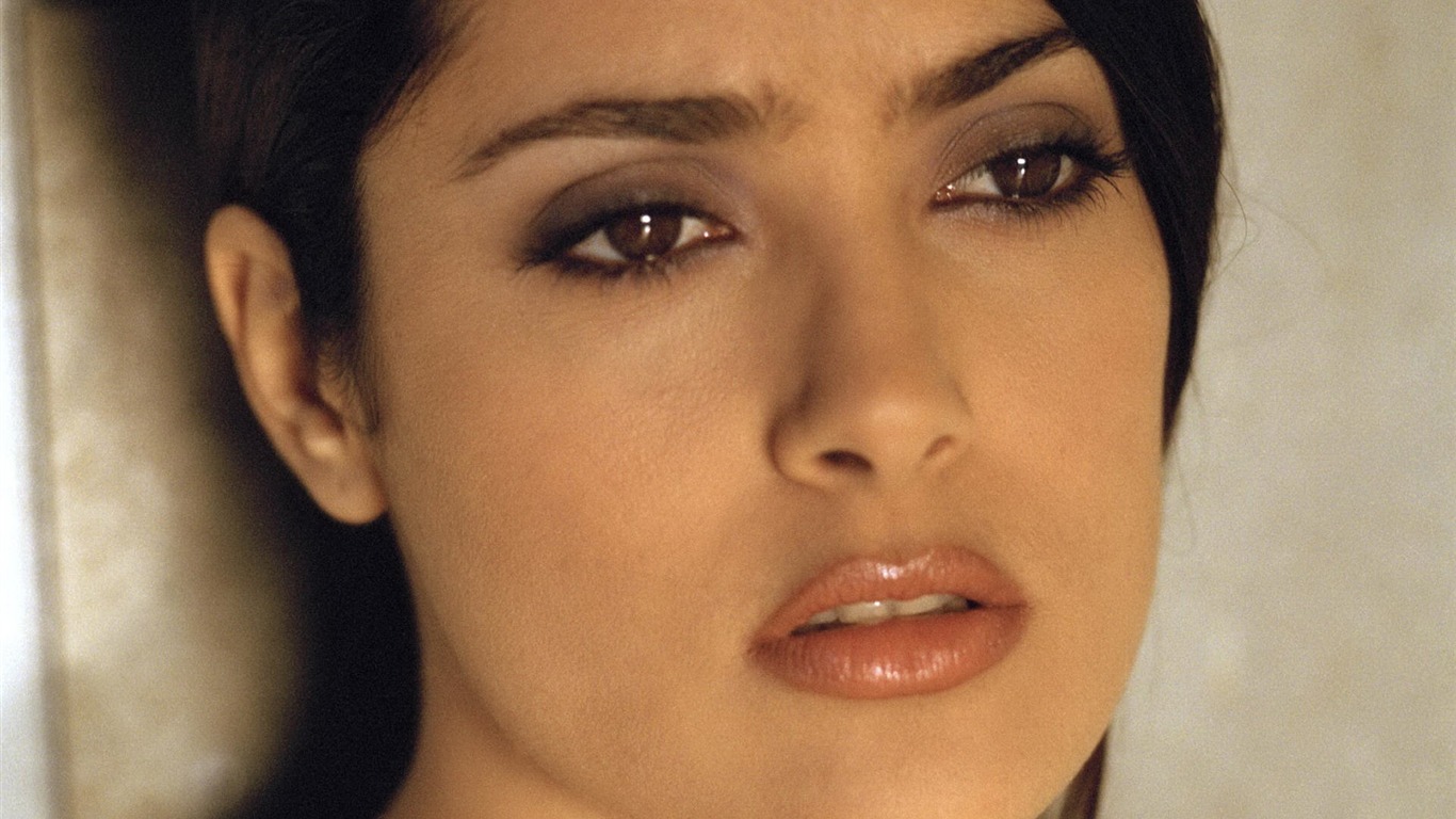 Salma Hayek hermoso fondo de pantalla (2) #20 - 1366x768