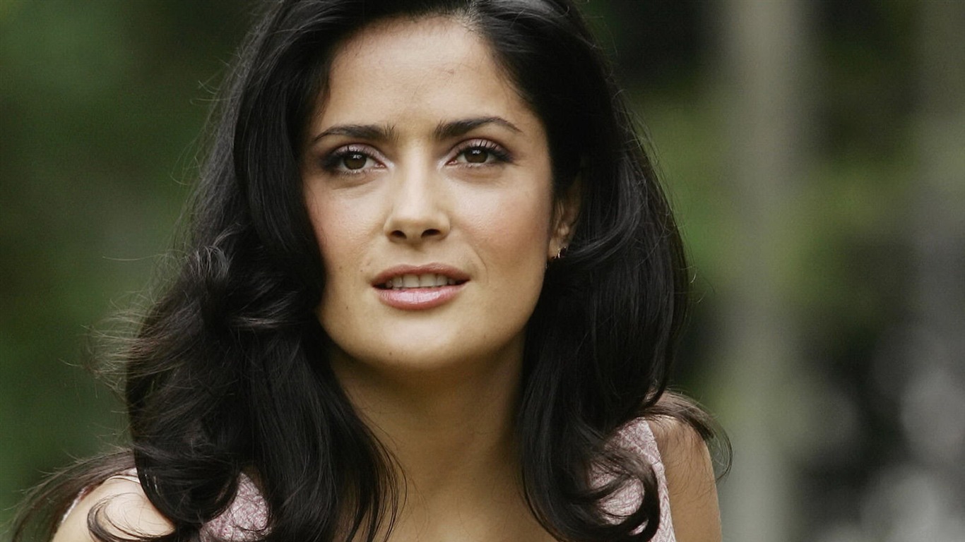 Salma Hayek hermoso fondo de pantalla (2) #39 - 1366x768