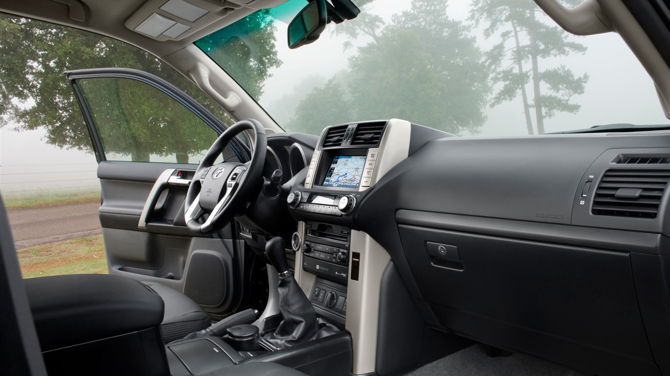 Toyota Land Cruiser Prado - 2009 HD wallpaper #50 - 1366x768