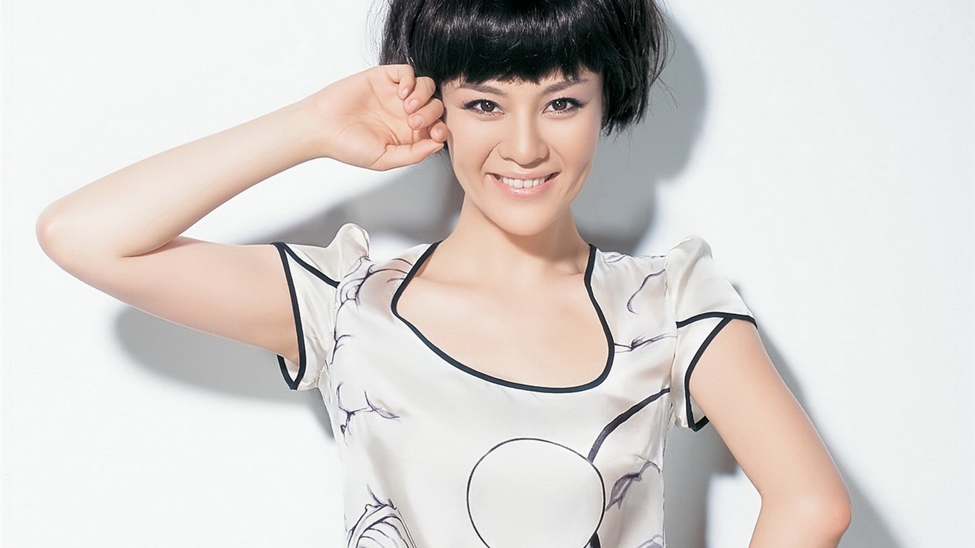 劉孜 美女壁紙 #3 - 1366x768