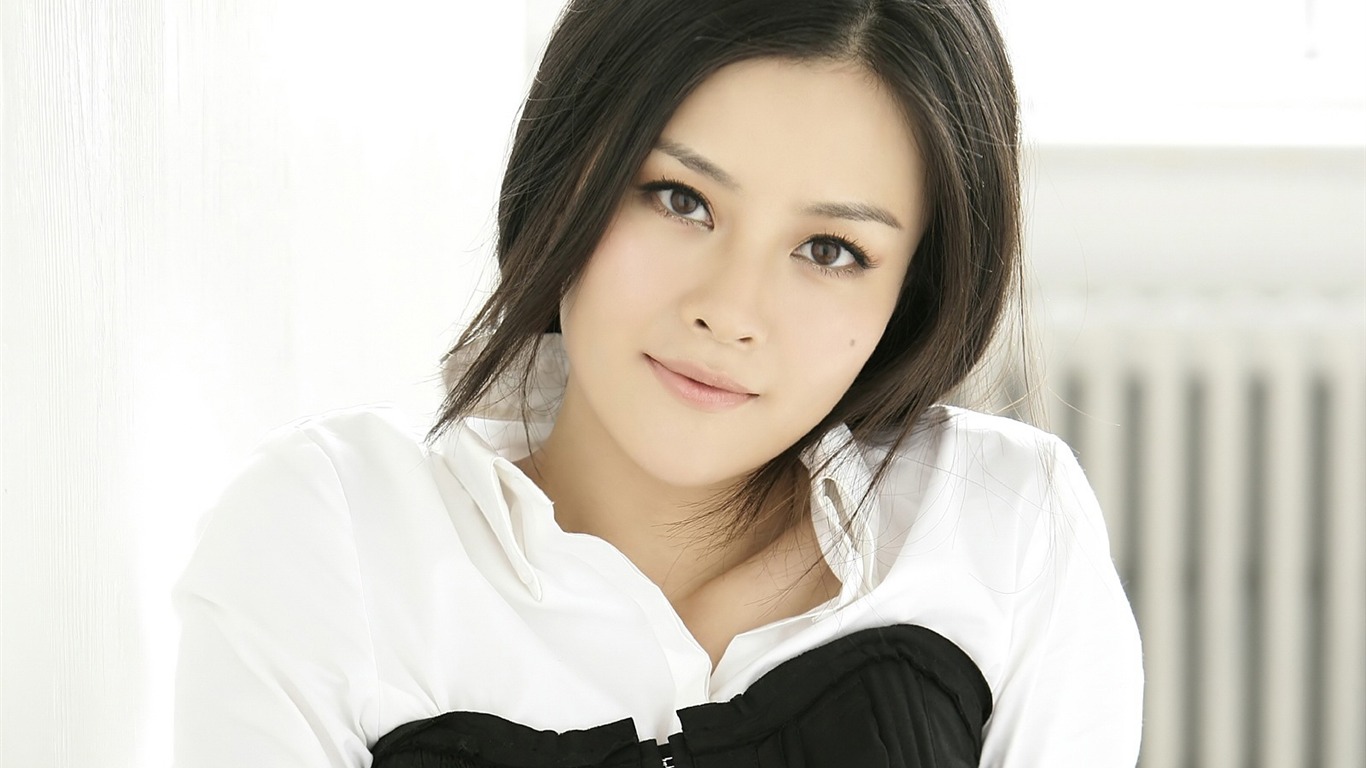 劉孜 美女壁紙 #7 - 1366x768
