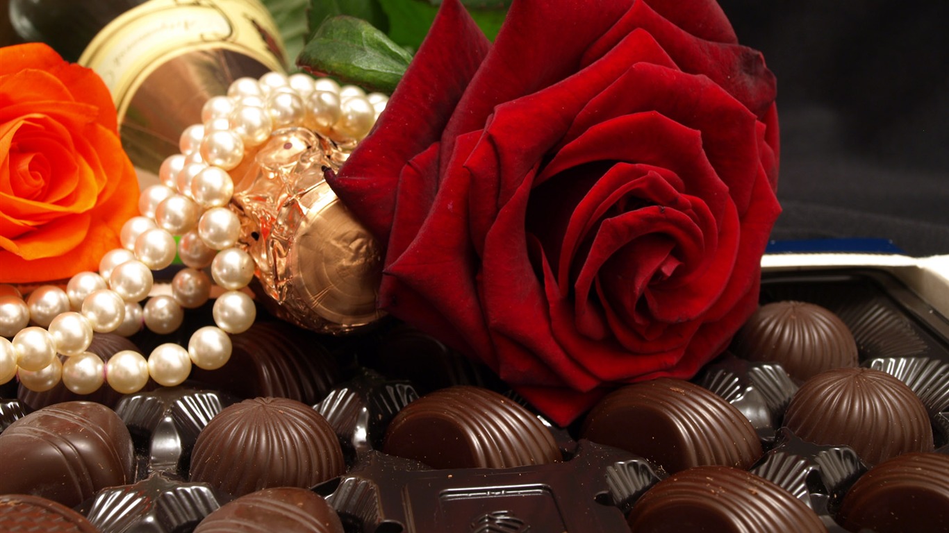 Chocolate close-up wallpaper (2) #7 - 1366x768