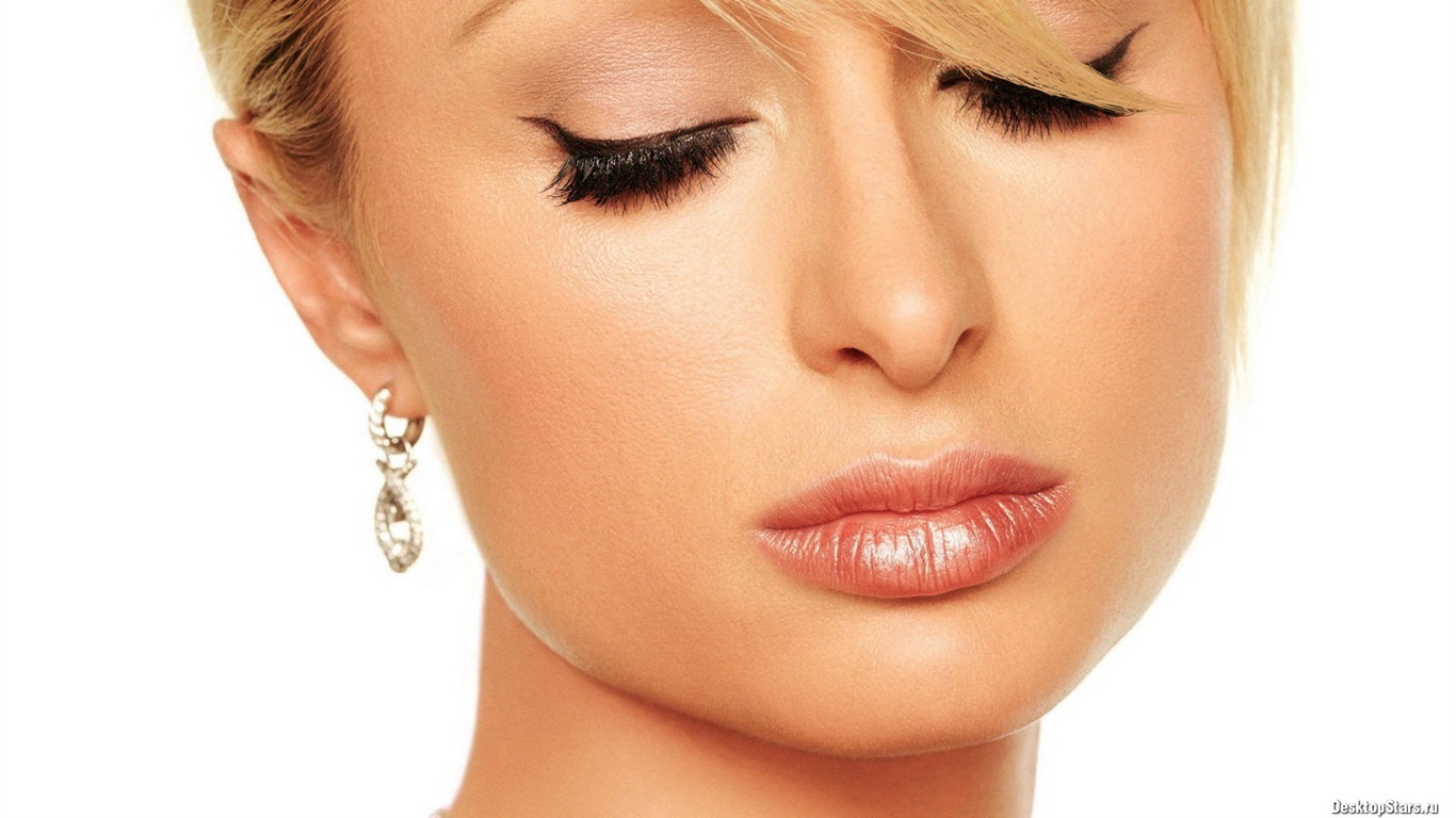 Paris Hilton beautiful wallpaper (2) #2 - 1366x768