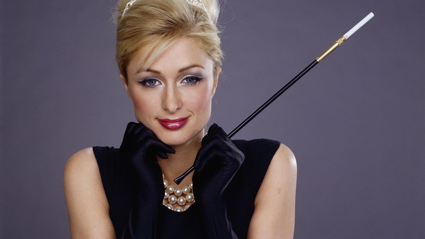 Paris Hilton beautiful wallpaper (2) #31 - 1366x768