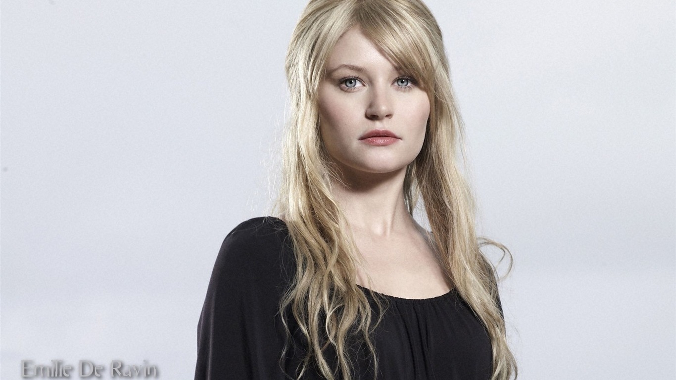 Emilie De Ravin 艾米莉·德瑞文 美女壁纸2 - 1366x768