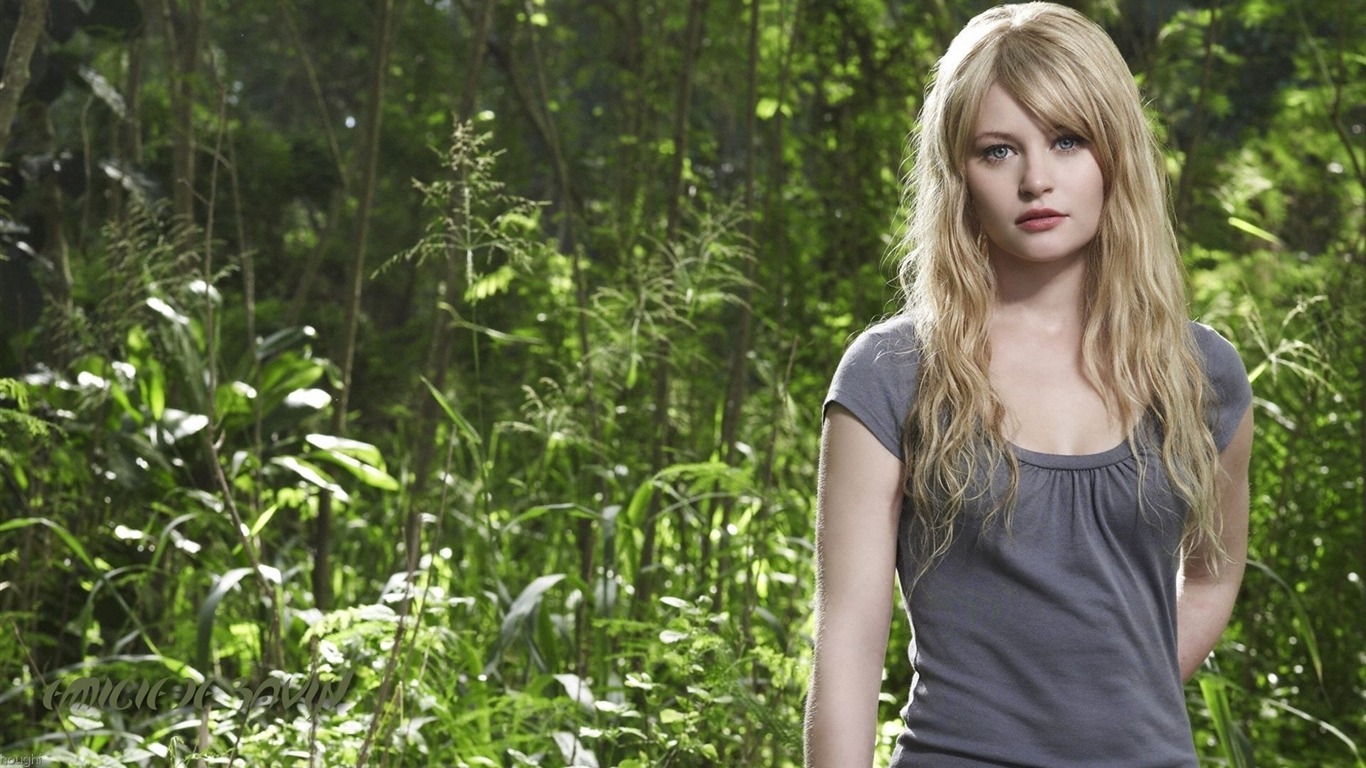 Emilie de Ravin krásnou tapetu #4 - 1366x768