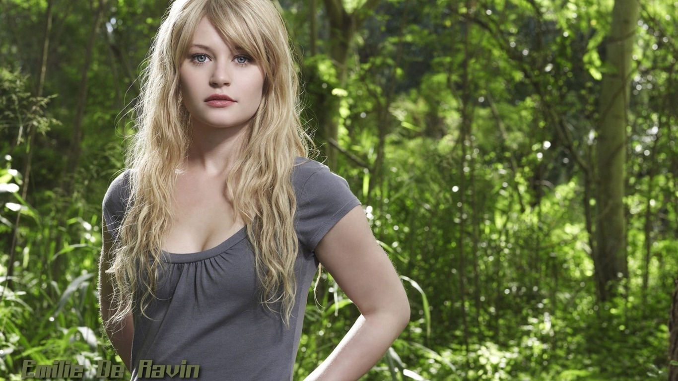 Emilie de Ravin krásnou tapetu #7 - 1366x768