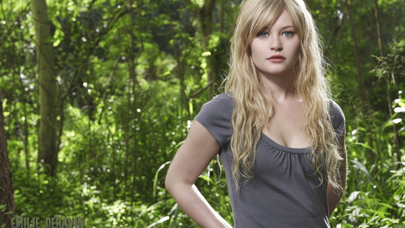 Emilie de Ravin krásnou tapetu #11 - 1366x768