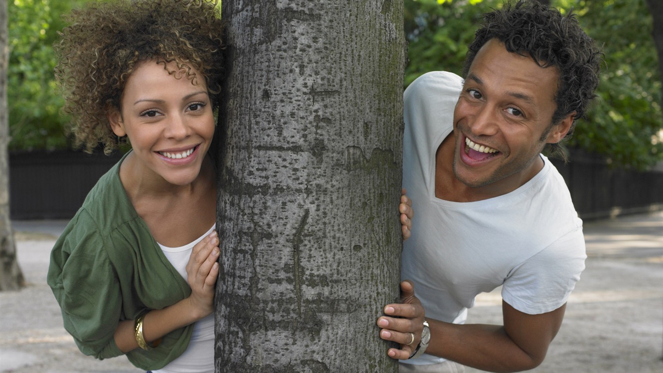 Intimate couple wallpaper (4) #2 - 1366x768