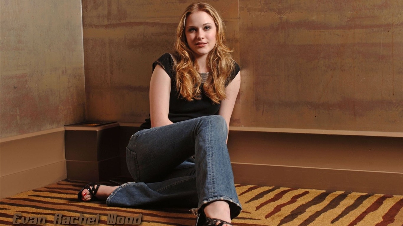 Evan Rachel Wood beautiful wallpaper #4 - 1366x768