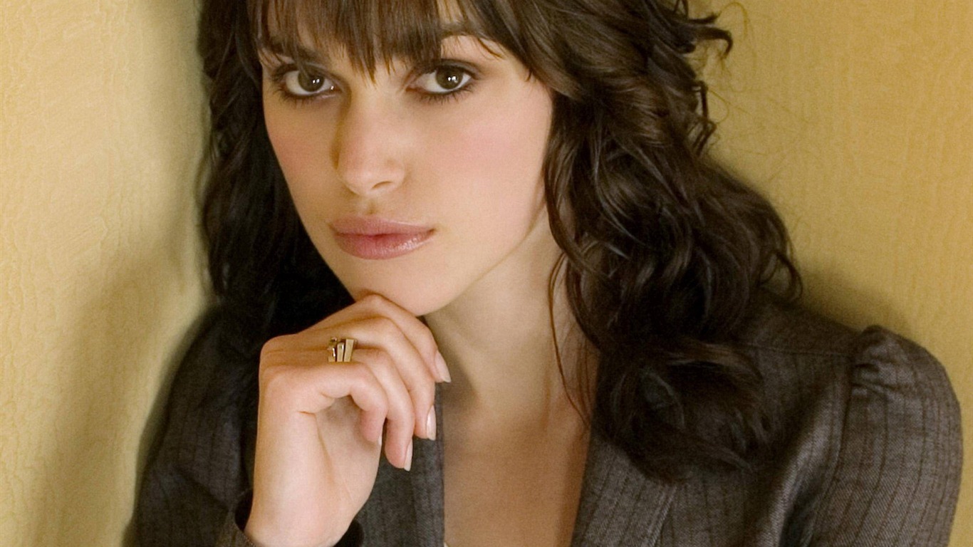 Keira Knightley beautiful wallpaper (3) #27 - 1366x768