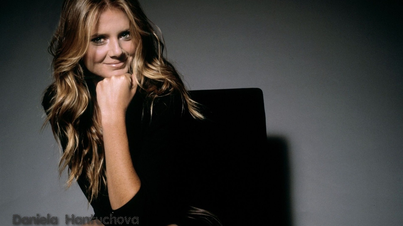 Daniela Hantuchova beau fond d'écran #6 - 1366x768