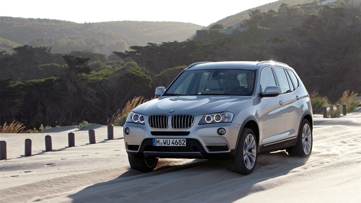 BMW X3 xDrive35i - 2010 (2) #29 - 1366x768