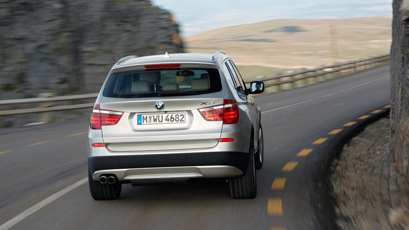 BMW X3 xDrive35i - 2010 (1) #32 - 1366x768