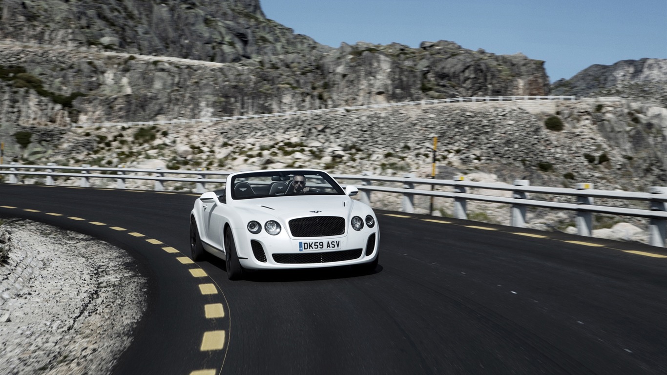 Bentley Continental Supersports Cabrio - 2010 HD tapetu #29 - 1366x768