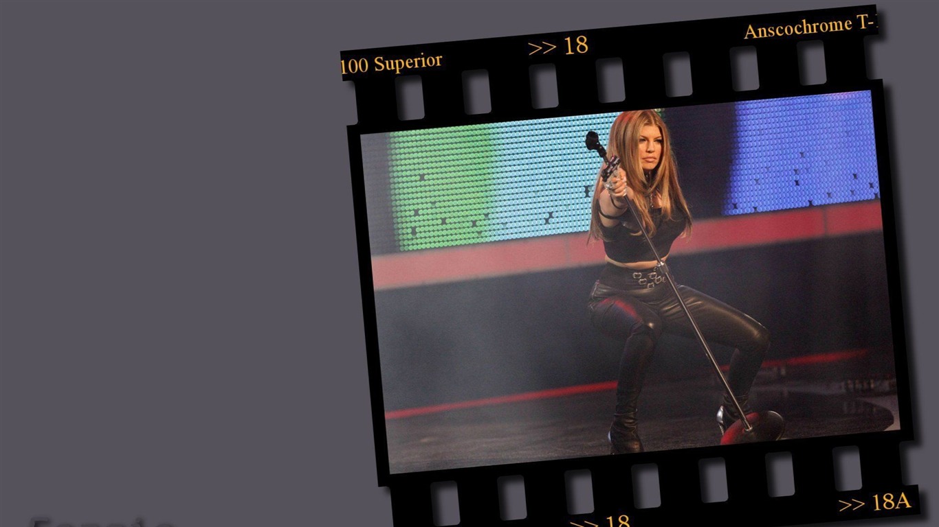 Fergie 菲姬 美女壁紙 #4 - 1366x768