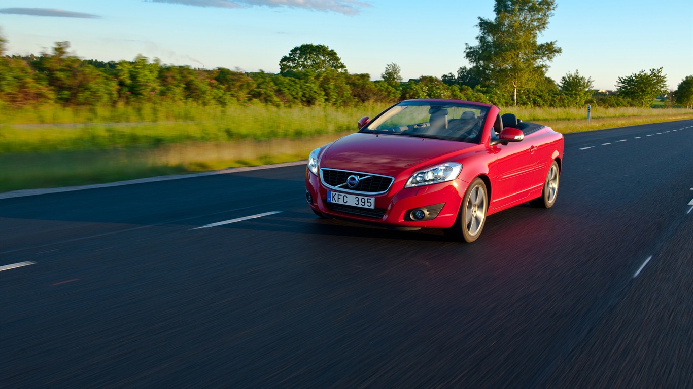 Volvo C70 - 2011 fondos de escritorio de alta definición #1 - 1366x768