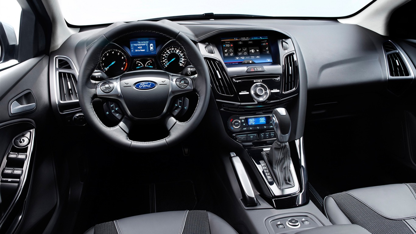 Ford Focus Sedan - 2011 HD wallpaper #20 - 1366x768