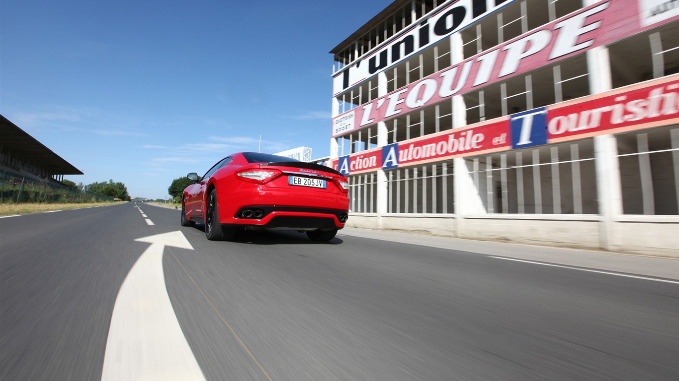 Maserati GranTurismo - 2010 HD tapetu #10 - 1366x768