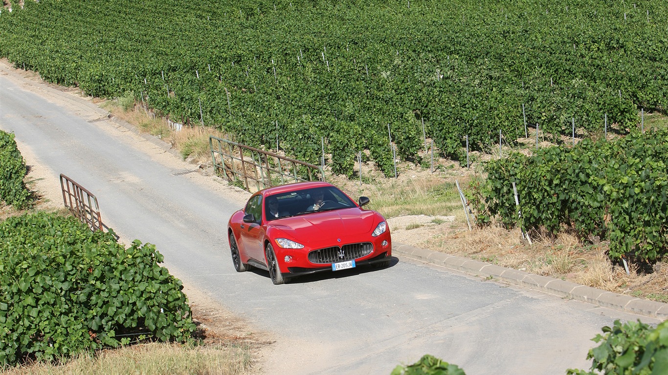 Maserati GranTurismo - 2010 fonds d'écran HD #26 - 1366x768