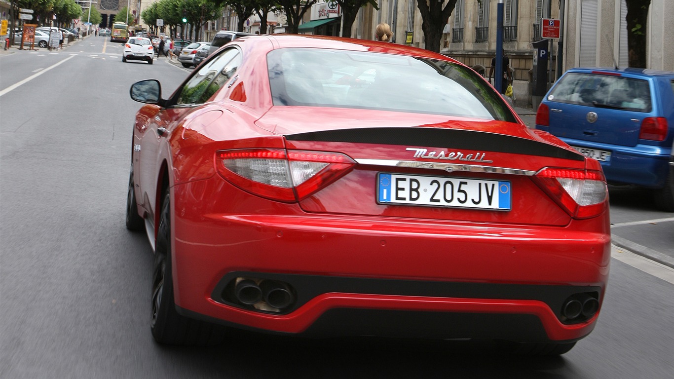Maserati GranTurismo - 2010 HD wallpaper #32 - 1366x768