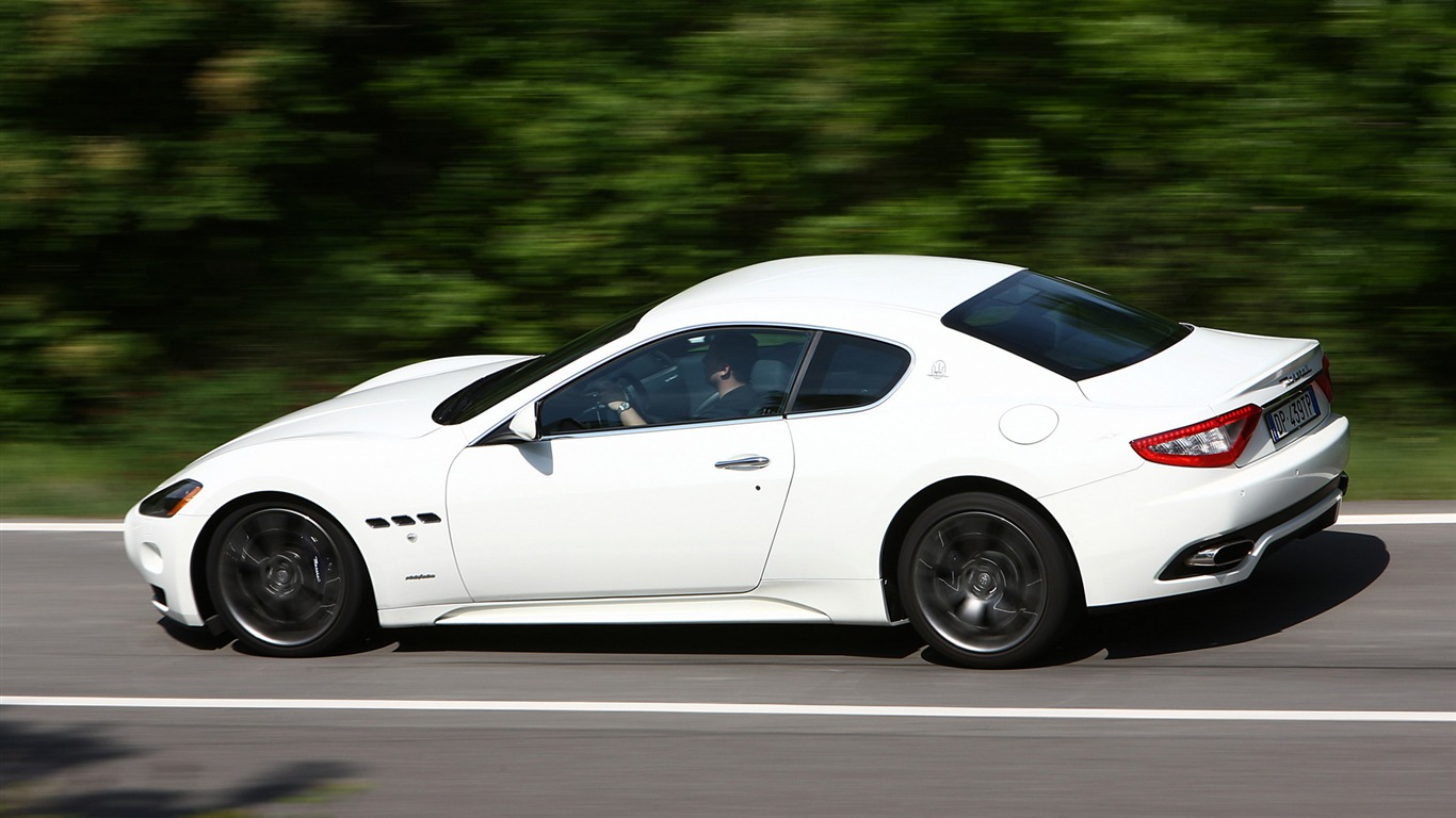 Maserati GranTurismo S - 2008 HD tapetu #24 - 1366x768