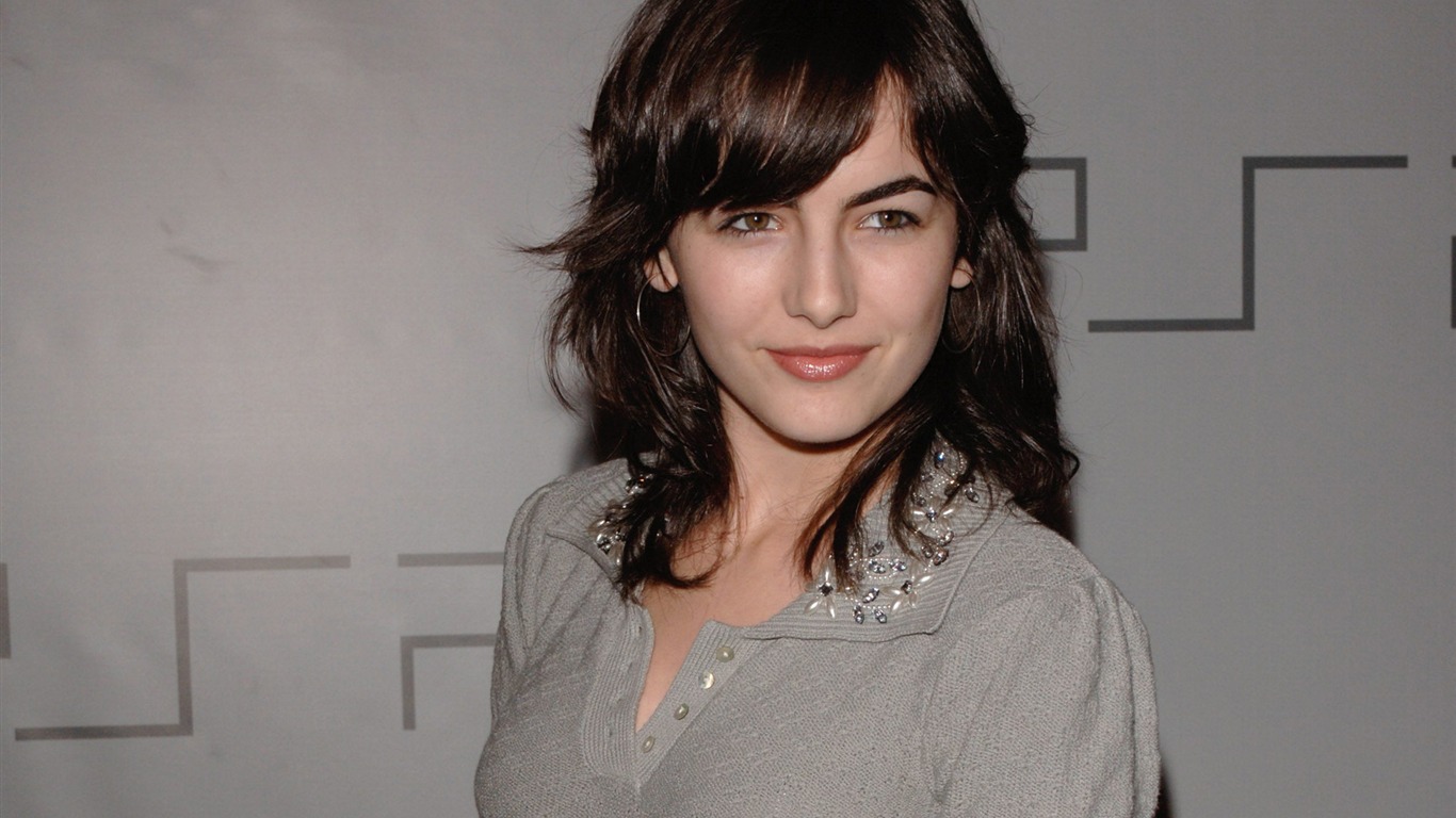 Camilla Belle krásnou tapetu #1 - 1366x768