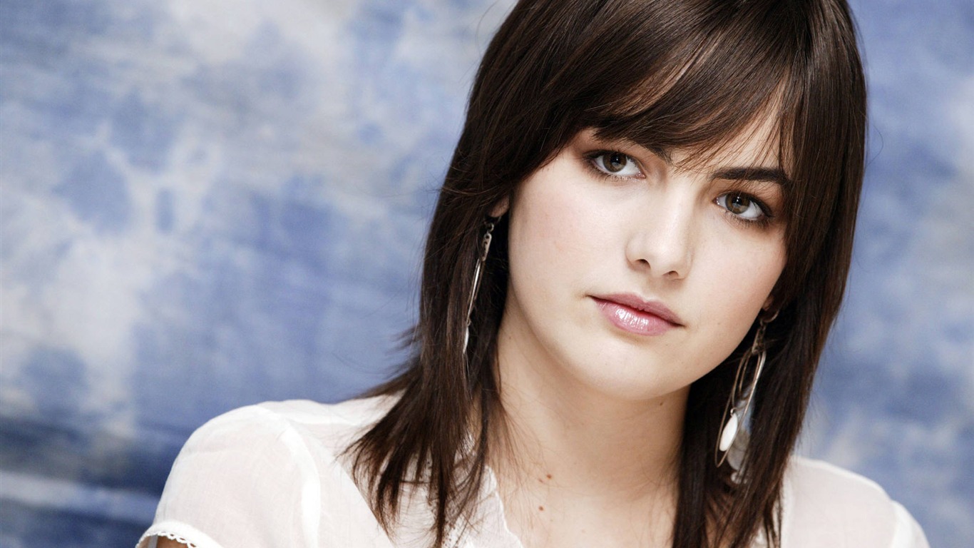 Camilla Belle hermosos fondos de escritorio #3 - 1366x768