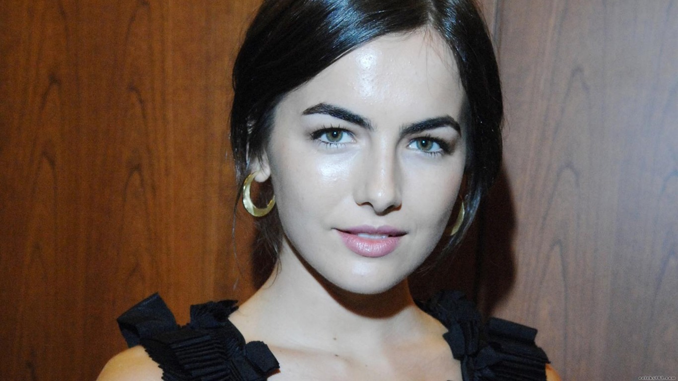 Camilla Belle hermosos fondos de escritorio #13 - 1366x768