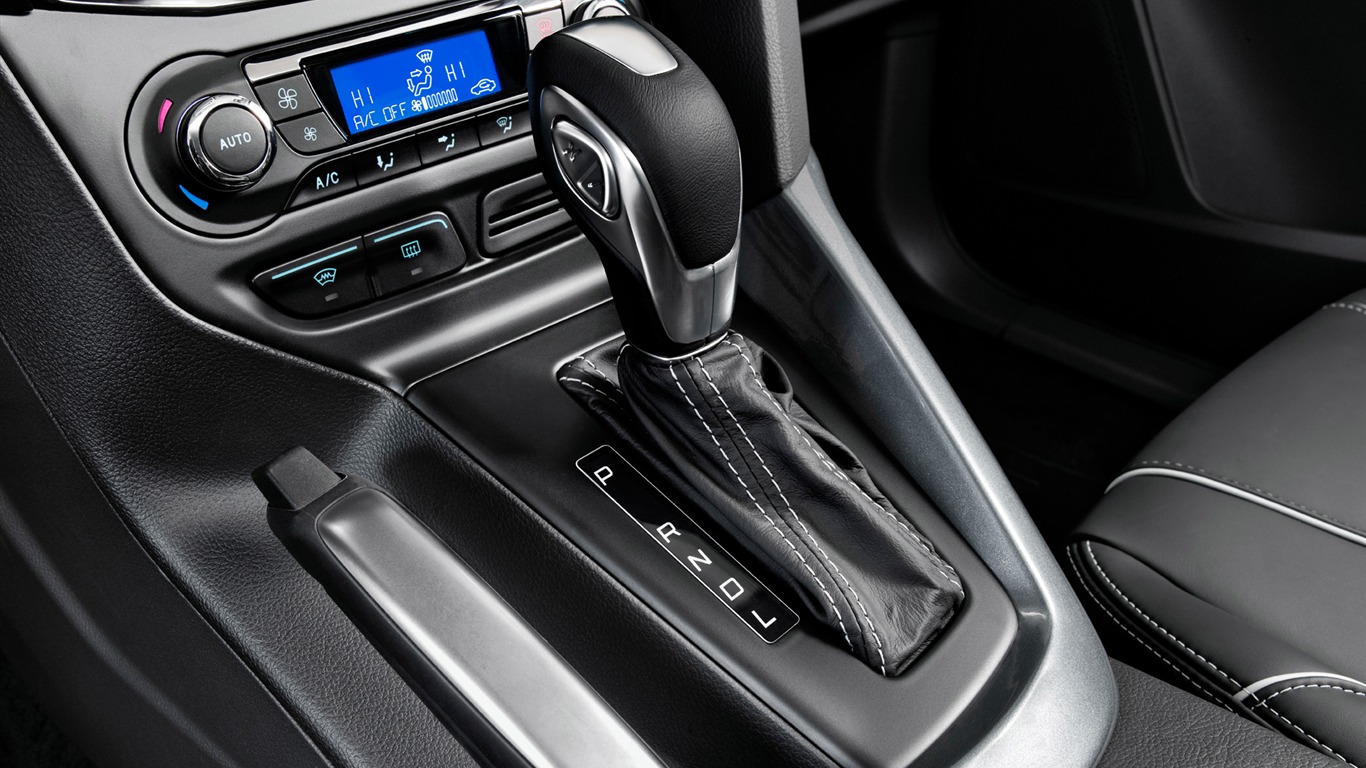 Ford Focus Hatchback 5-door - 2011 福特 #27 - 1366x768