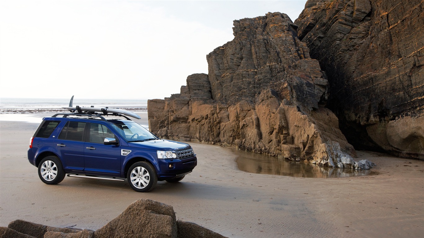 Land Rover Freelander 2 - 2011 HD wallpaper #2 - 1366x768