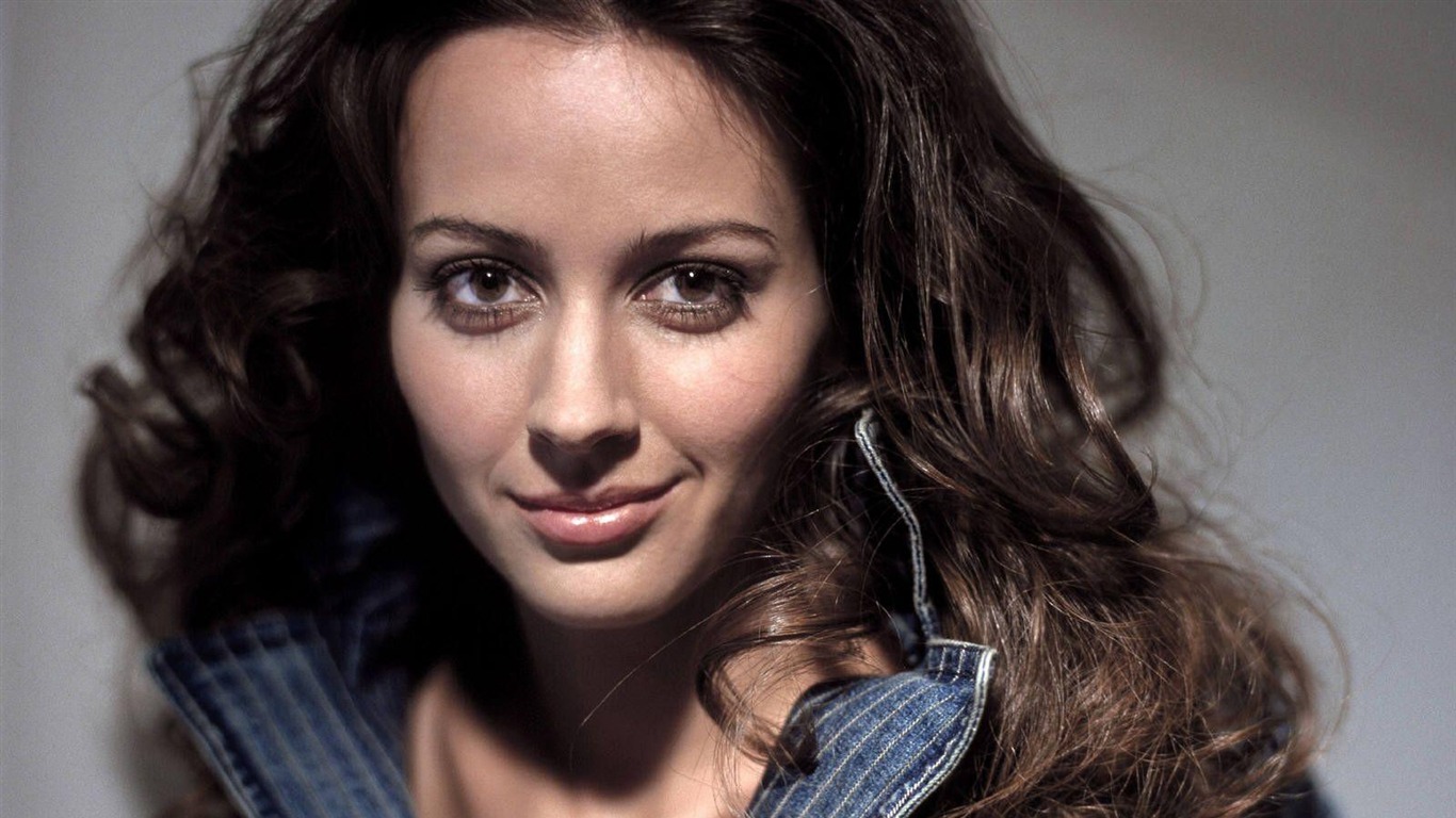 Amy Acker krásnou tapetu #14 - 1366x768