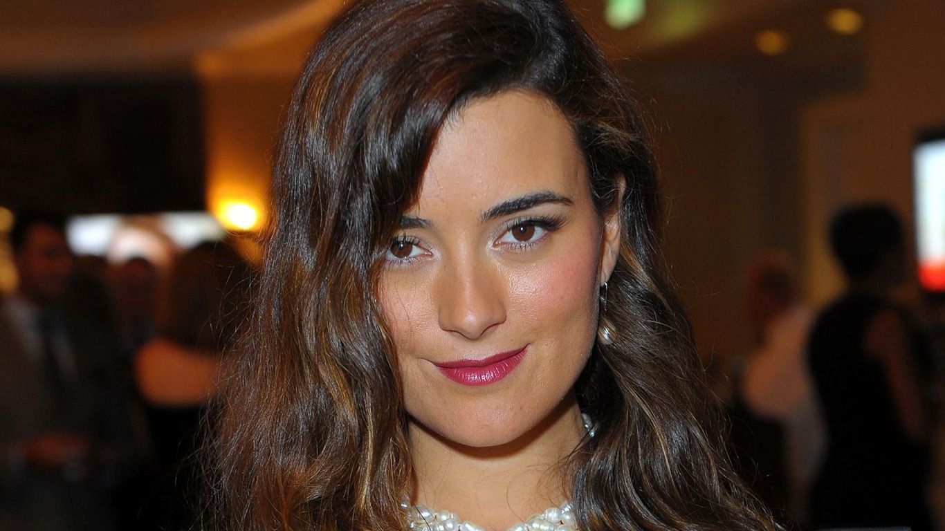 Cote de Pablo krásnou tapetu #9 - 1366x768