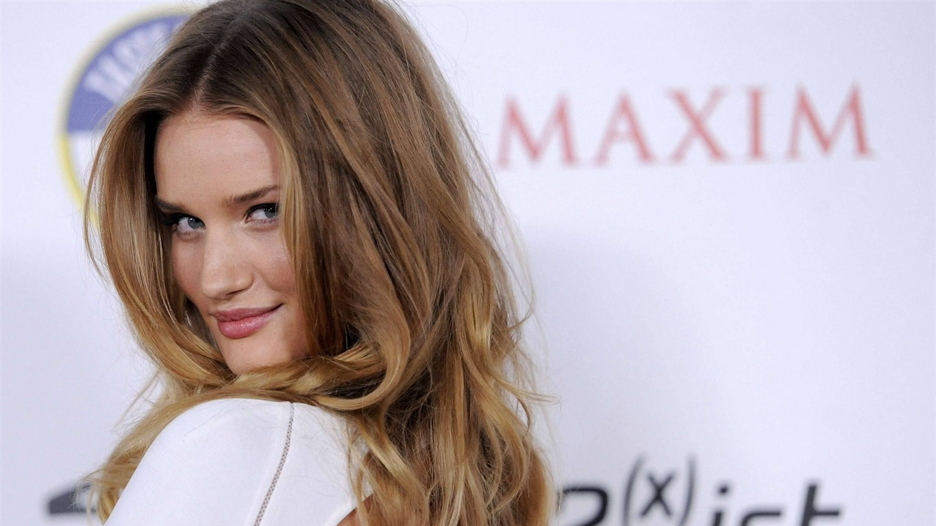 Rosie Huntington-Whiteley krásnou tapetu #7 - 1366x768