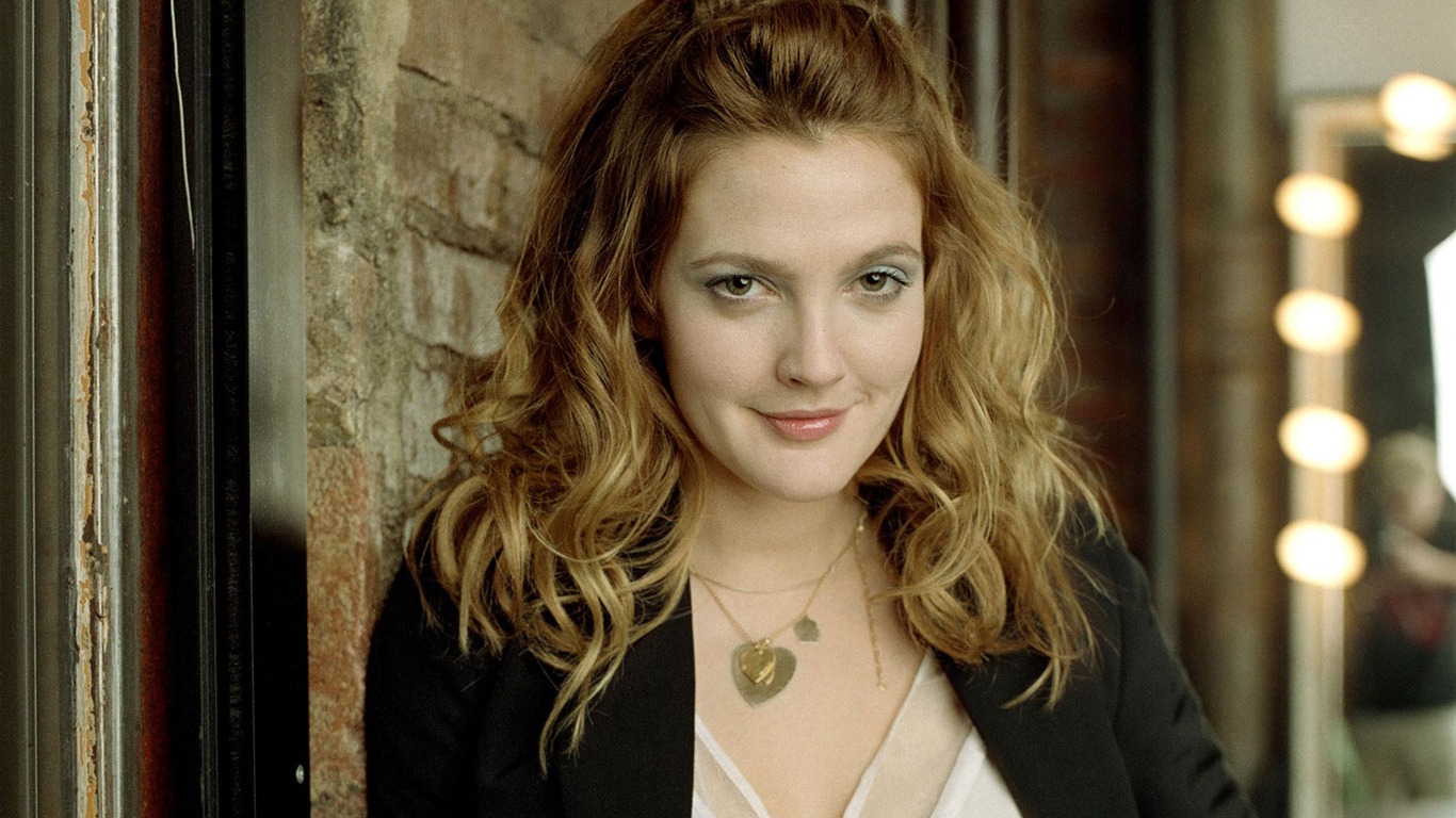 Drew Barrymore belle wallpaper #1 - 1366x768